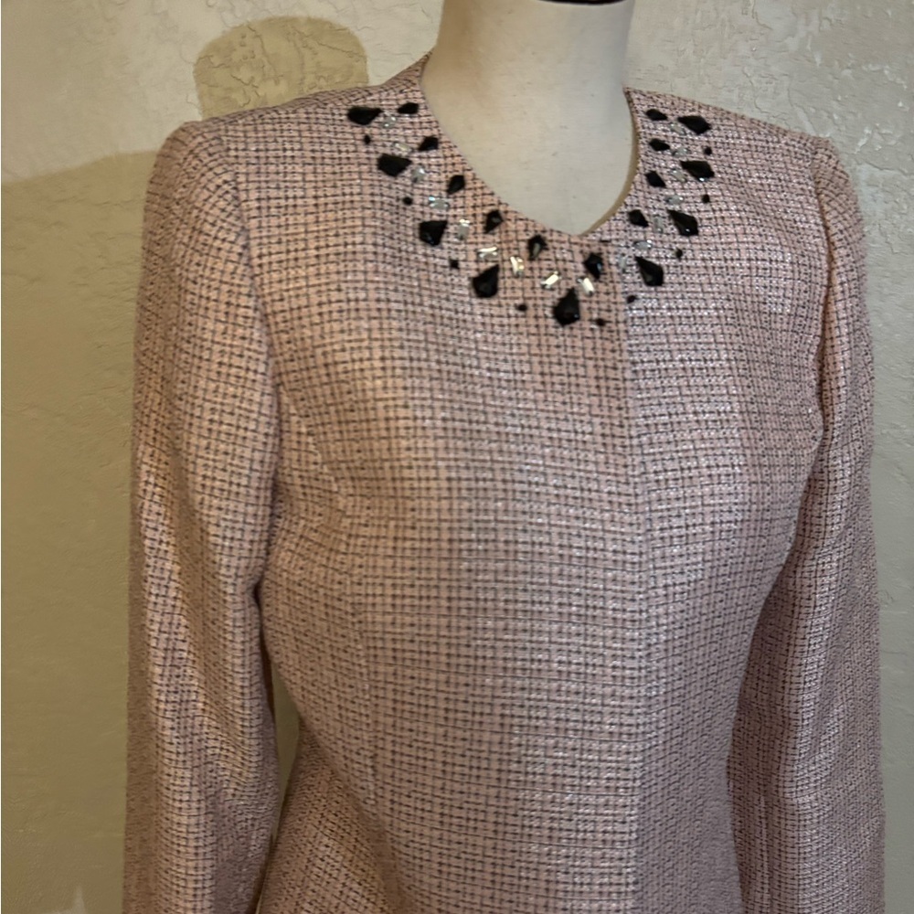 Tahari Arthur S. Levine Pink Tweed Jacket with Embellished Collar Sz 8 - Picture 3 of 11